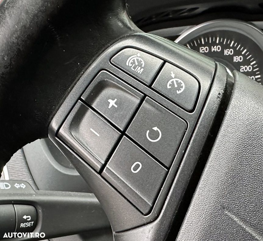 Volvo V40 - 17