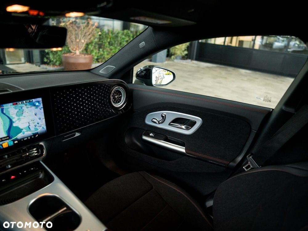 Mercedes-Benz CLA - 27