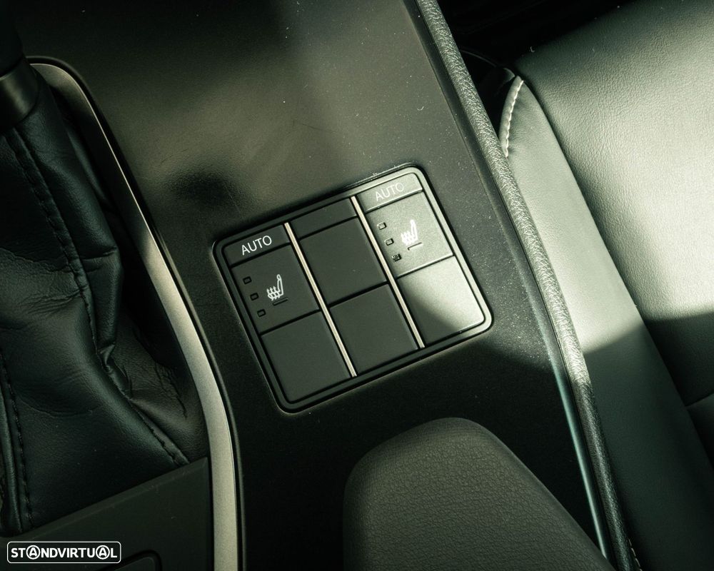Lexus UX 250h Sport (Ecrã 12.3) - 37