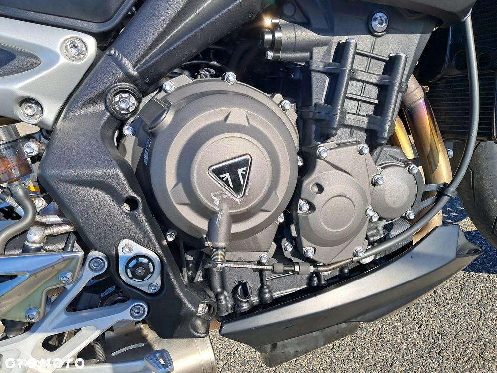 Triumph Street Triple - 9