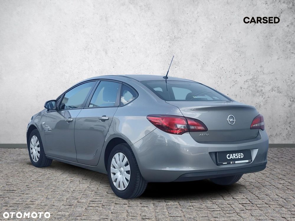 Opel Astra - 4