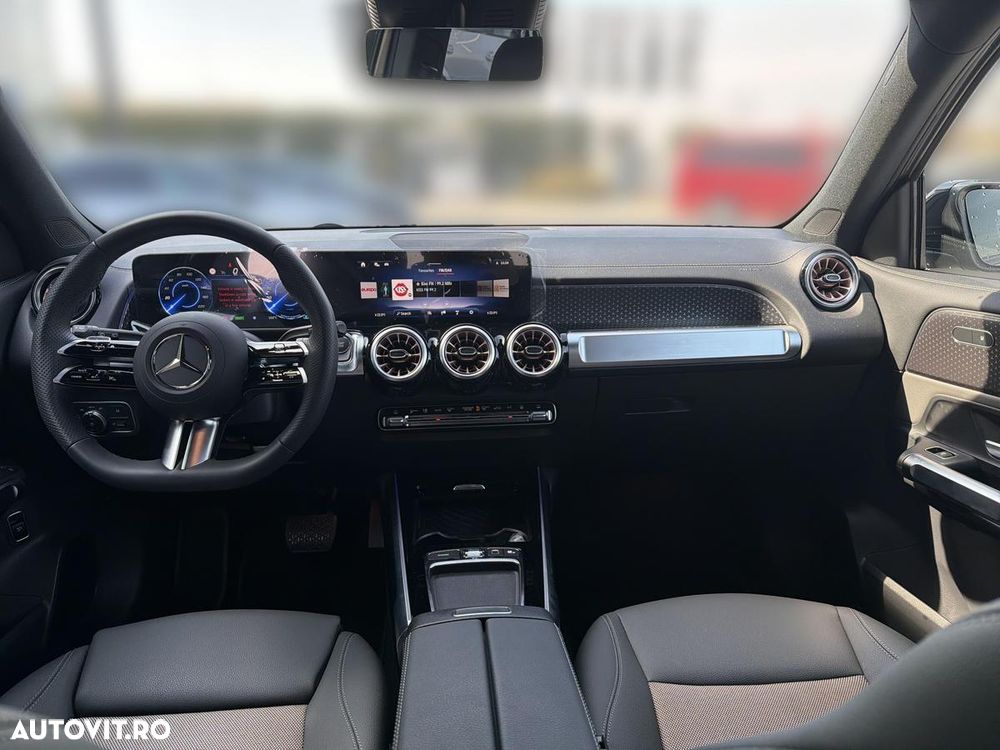 Mercedes-Benz EQB - 11