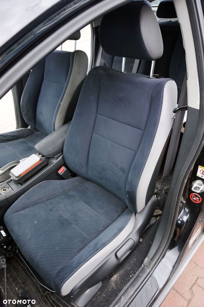 HONDA CIVIC VIII 5D HB 2007 B92P 1.8 16V R18A2 140KM CZARNY na części - 11