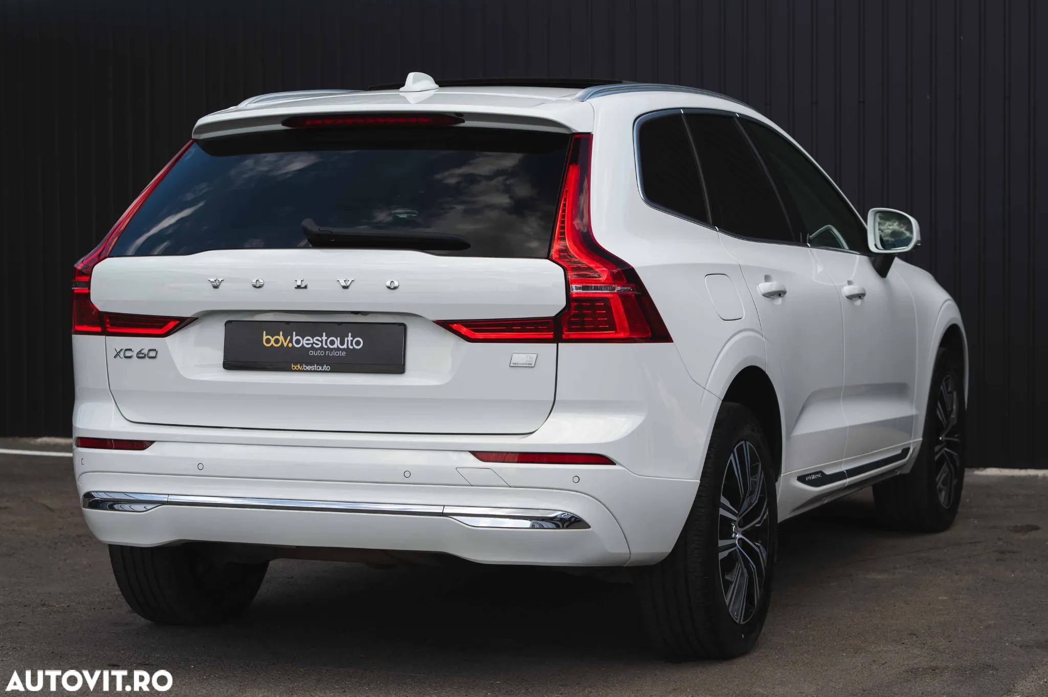 Volvo XC 60 T6 AWD Recharge Geartronic Inscription - 33