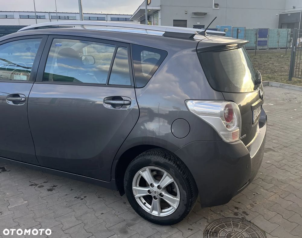 Toyota Verso 1.8 Sol 7os - 4