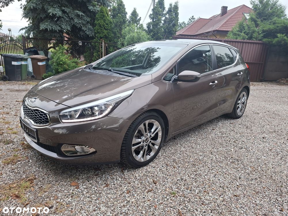 Kia Ceed 1.6 GDI DCT Platinum Edition - 1