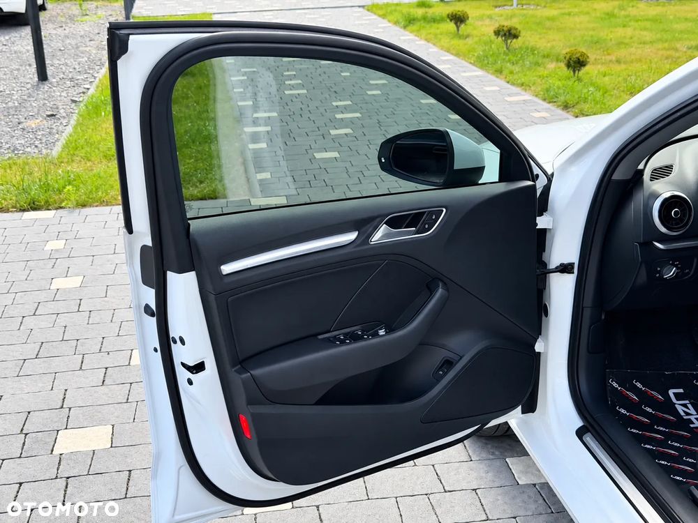 Audi A3 Limousine 40 TFSI Quattro S tronic - 30