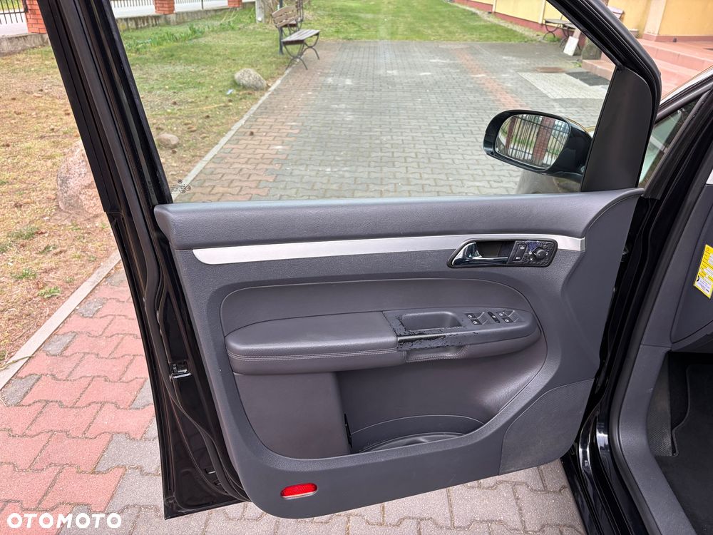 Volkswagen Touran 2.0 FSI Automatik Highline - 22