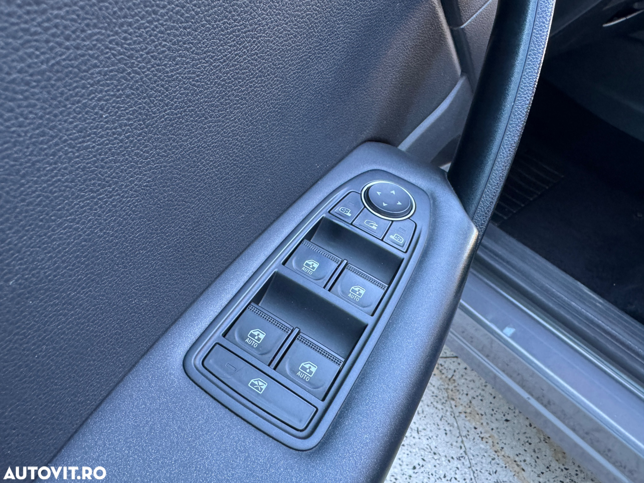 Renault Captur BLUE dCi EDC Intens - 34