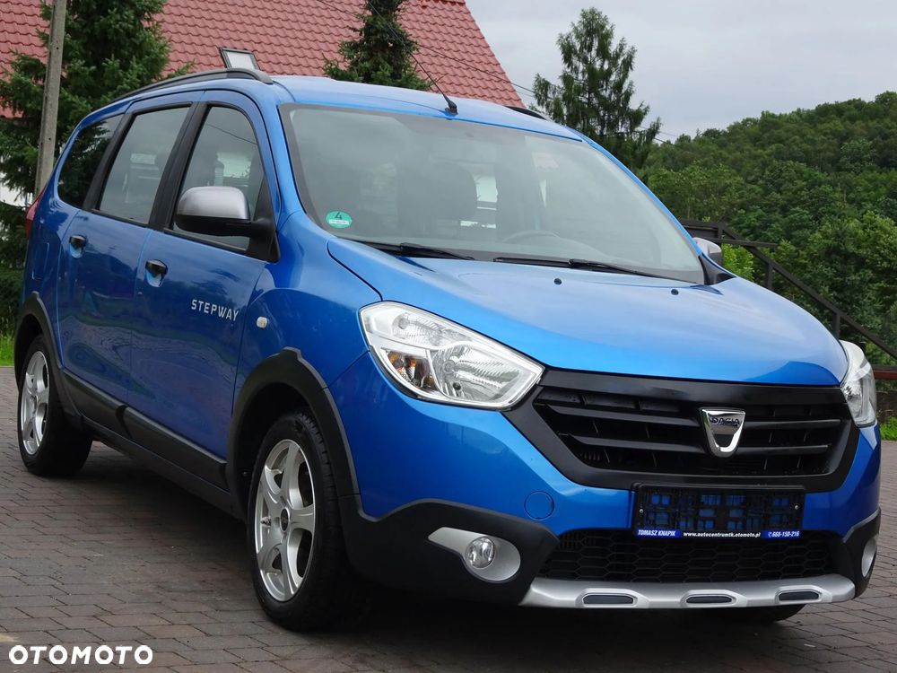 Dacia Lodgy TCe 115 Stepway Celebration - 2