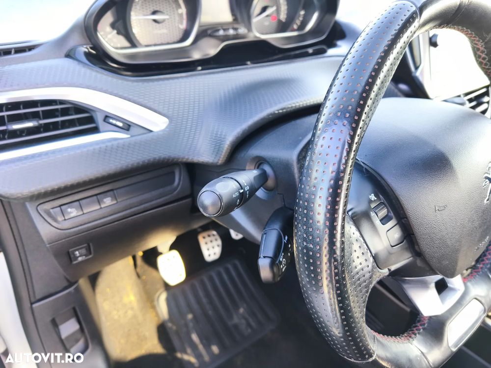 Peugeot 2008 PureTech 110 Stop&Start GT-Line Edition - 33