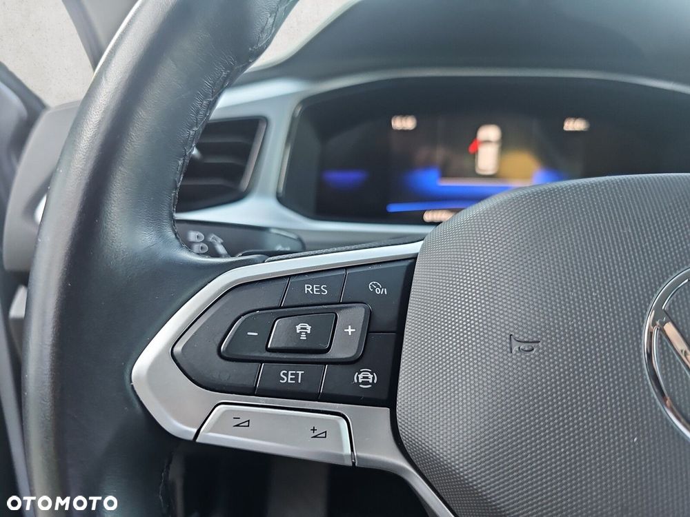 Volkswagen T-Roc - 16