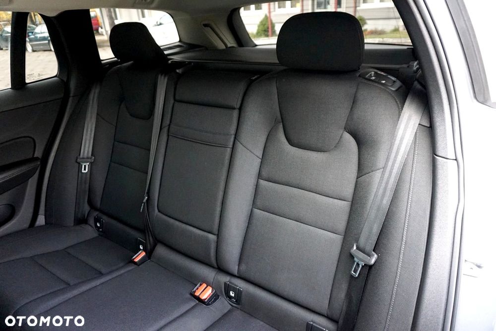 Volvo V60 D3 Summum - 35