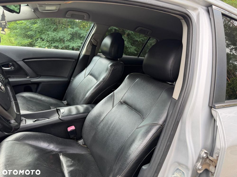 Toyota Avensis 2.2 D-4D Prestige - 10