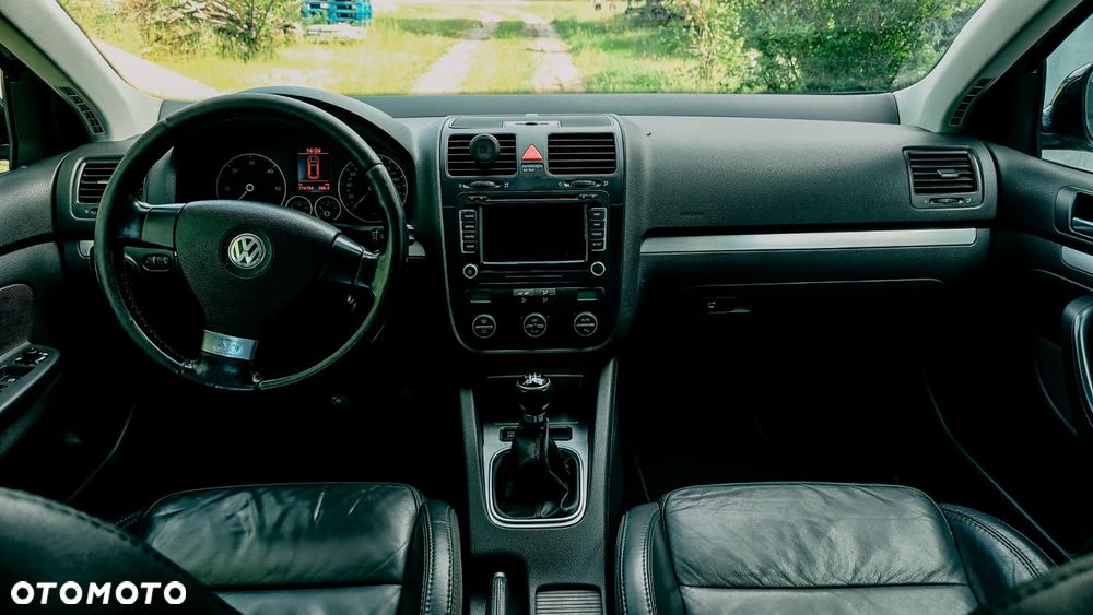 Volkswagen Jetta 1.9 TDI Comfortline - 11