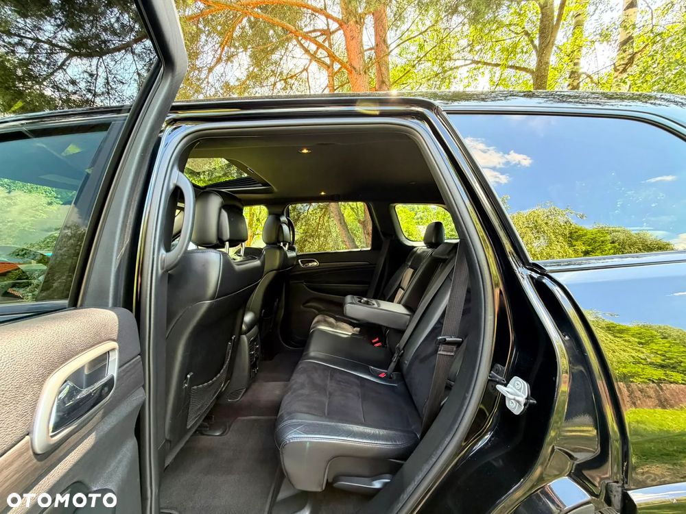 Jeep Grand Cherokee - 23