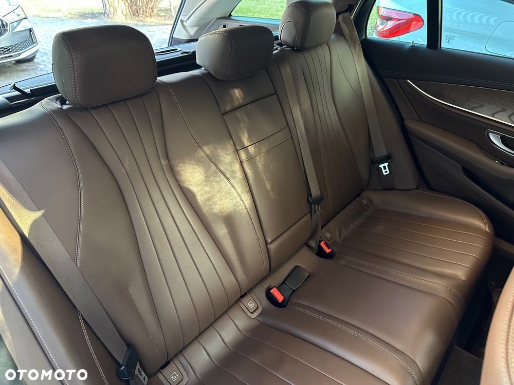 Mercedes-Benz Klasa E 220 d 4-Matic All-Terrain - 24