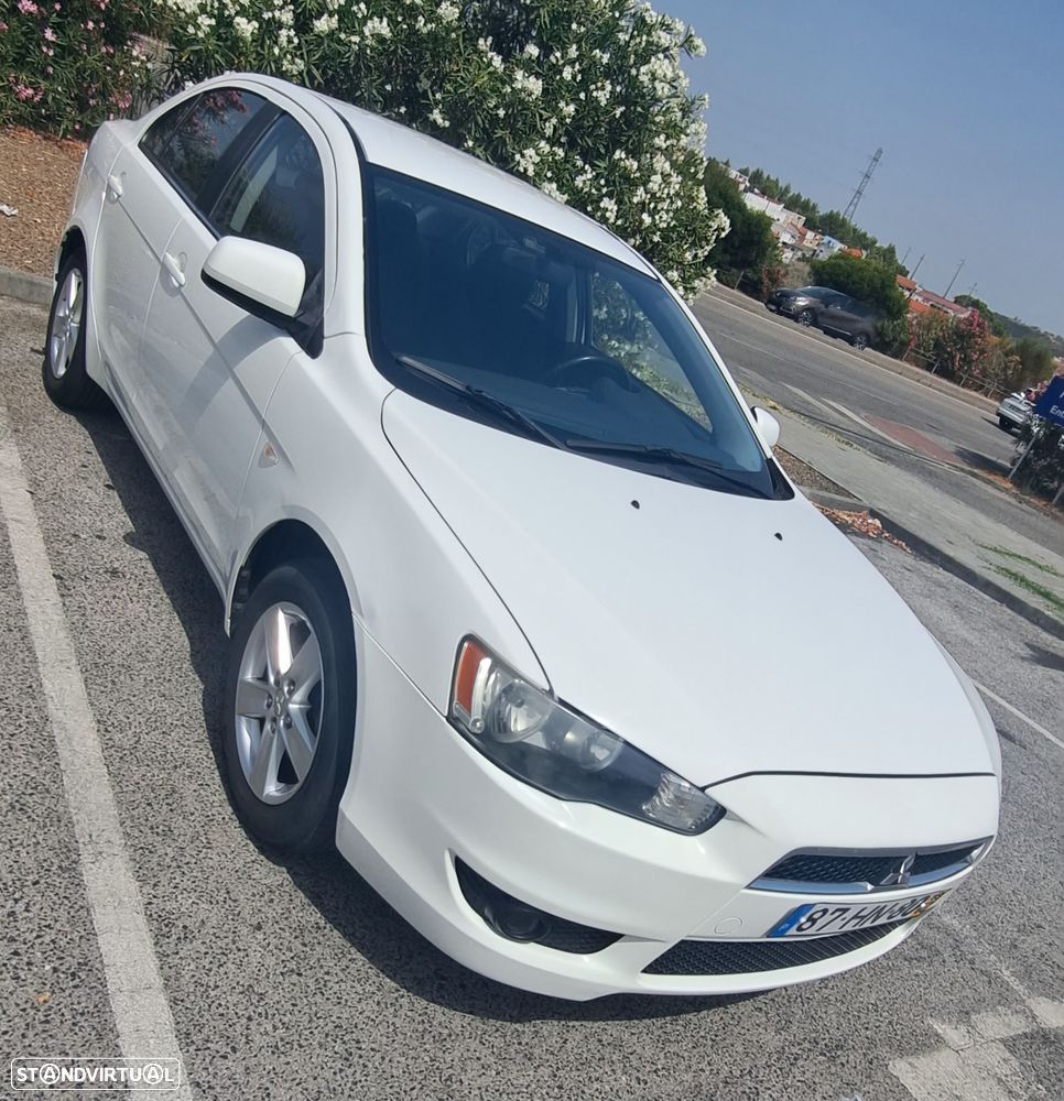 Mitsubishi Lancer 1.5 Invite - 2