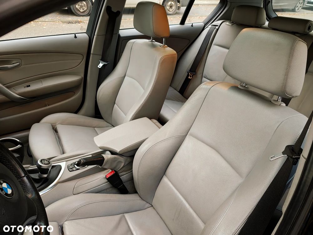 BMW Seria 1 120d - 24