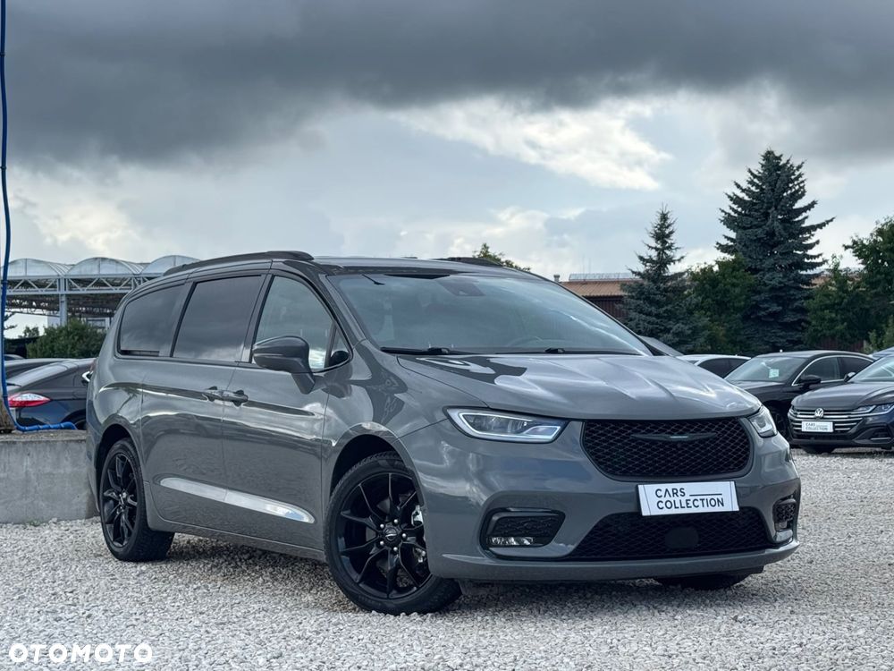 Chrysler Pacifica - 2