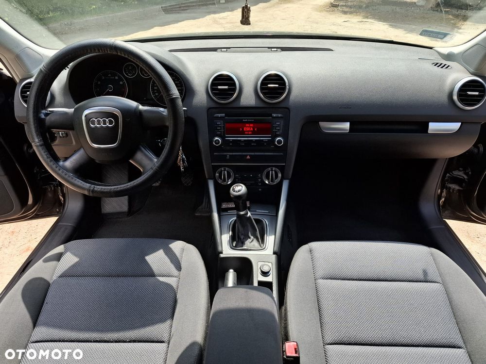Audi A3 Sportback 1.6 Ambiente - 9