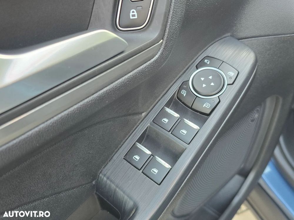 Ford Kuga - 11