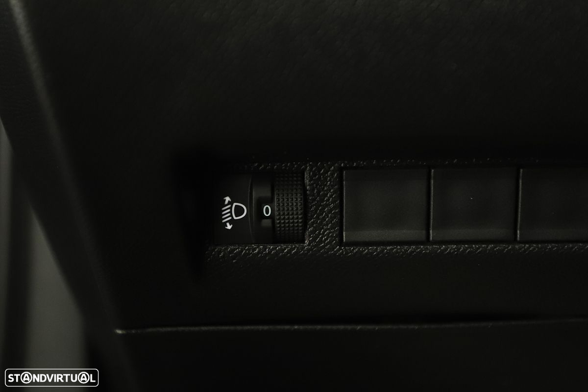 Peugeot 2008 1.2 PureTech Allure - 22