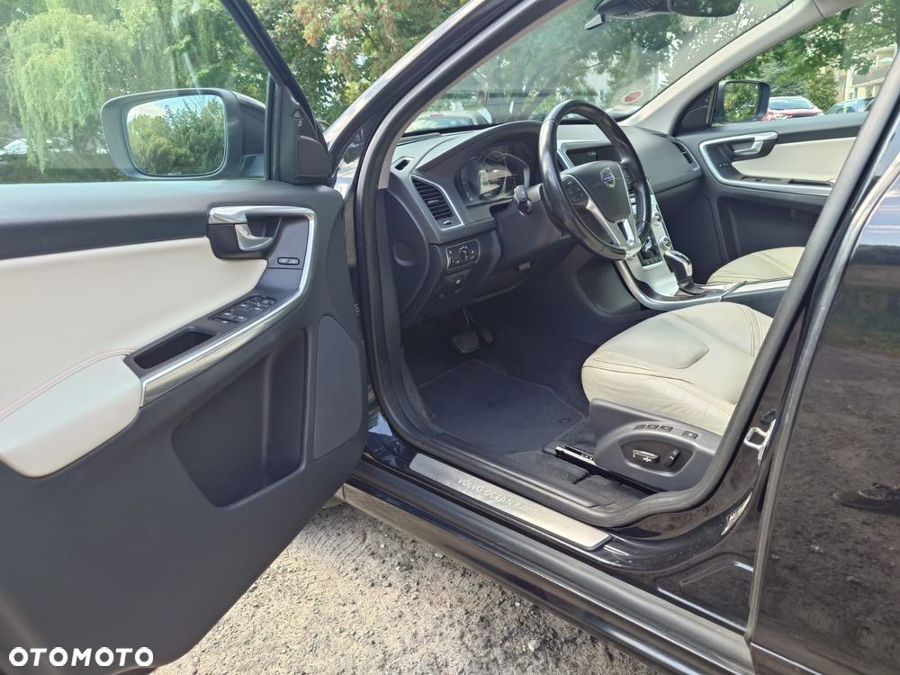 Volvo XC 60 D4 Drive-E Ocean Race - 8