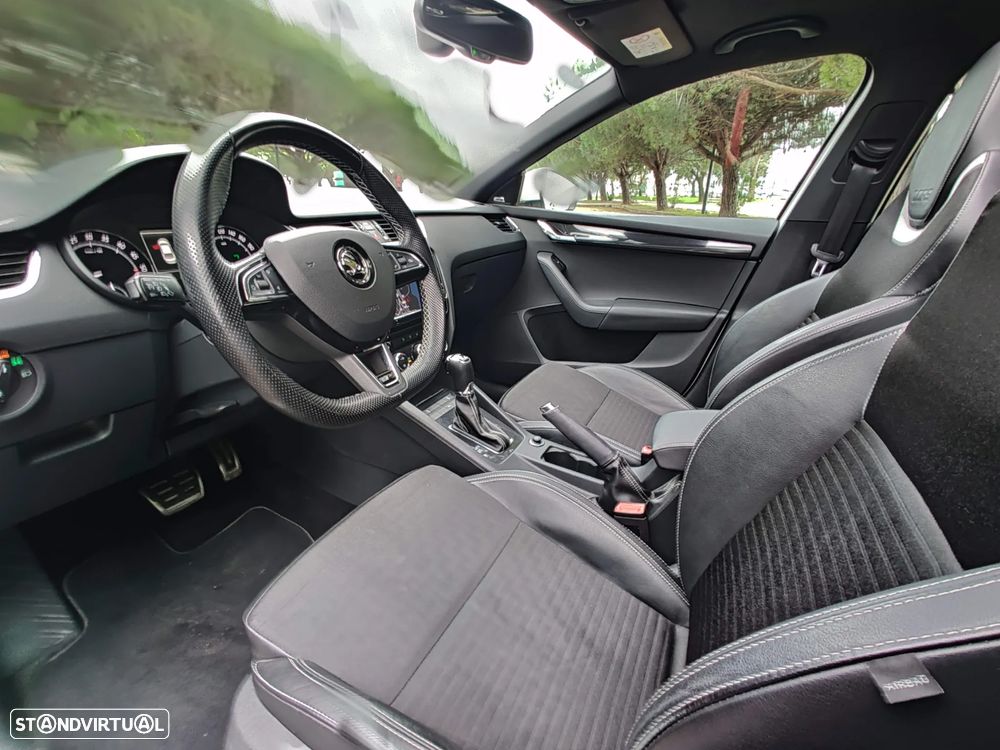 Skoda Octavia 2.0 TDI RS DSG - 21