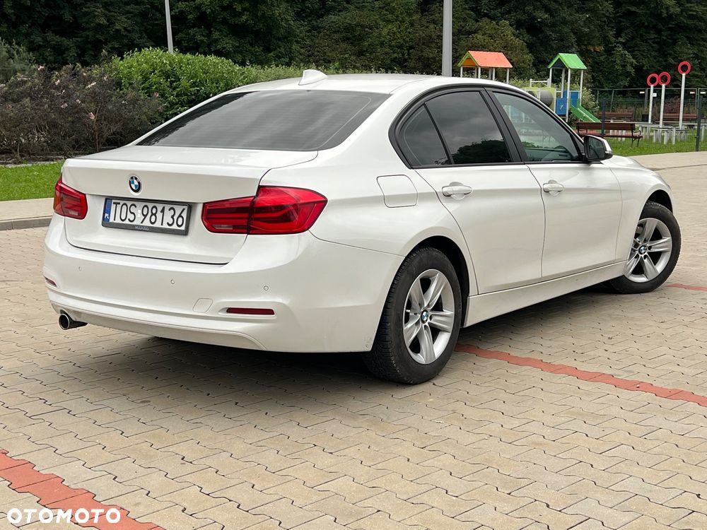 BMW Seria 3 318i - 4