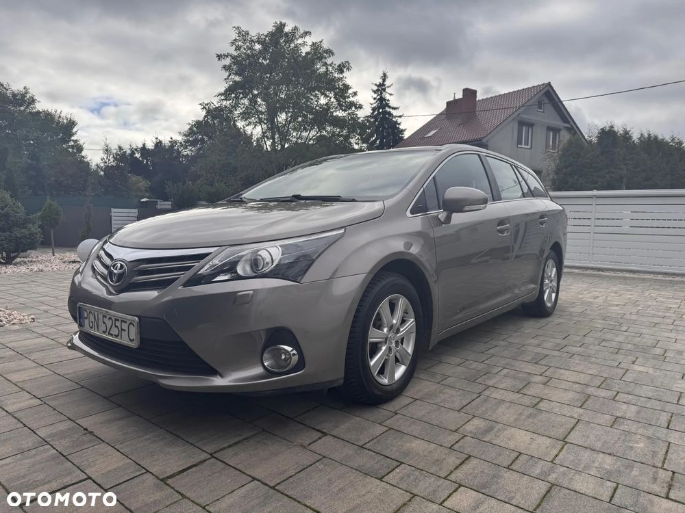 Toyota Avensis 1.8 Style MS - 2