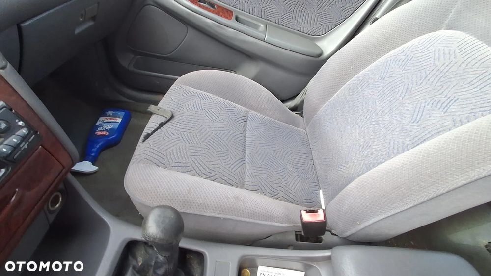 TOYOTA AVENSIS T22 FOTEL LEWY KIEROWCY PRAWY PASAŻERA PRZEDNI PRZÓD nr. 59/3 - 4