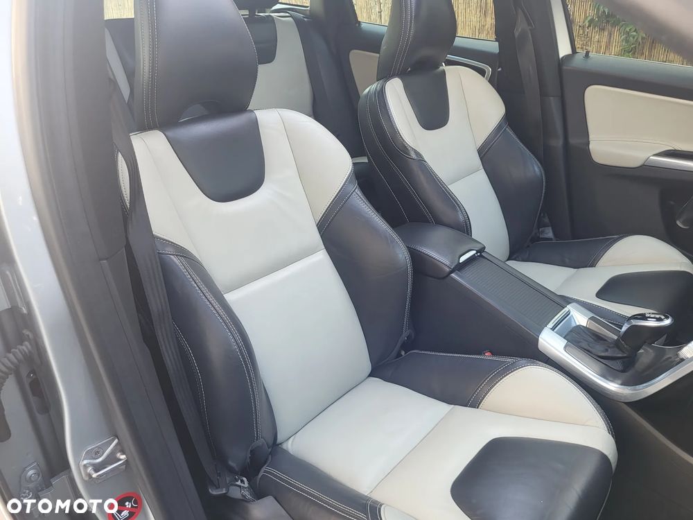 Volvo XC 60 D4 Drive-E Momentum - 35