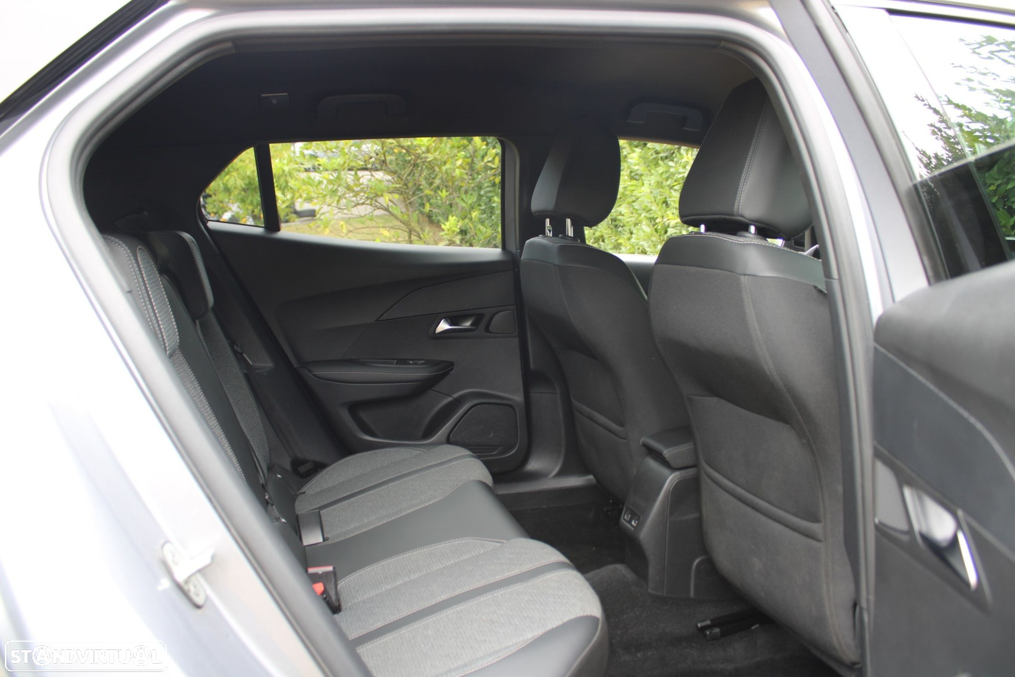 Peugeot 2008 1.2 PureTech Allure Pack - 24