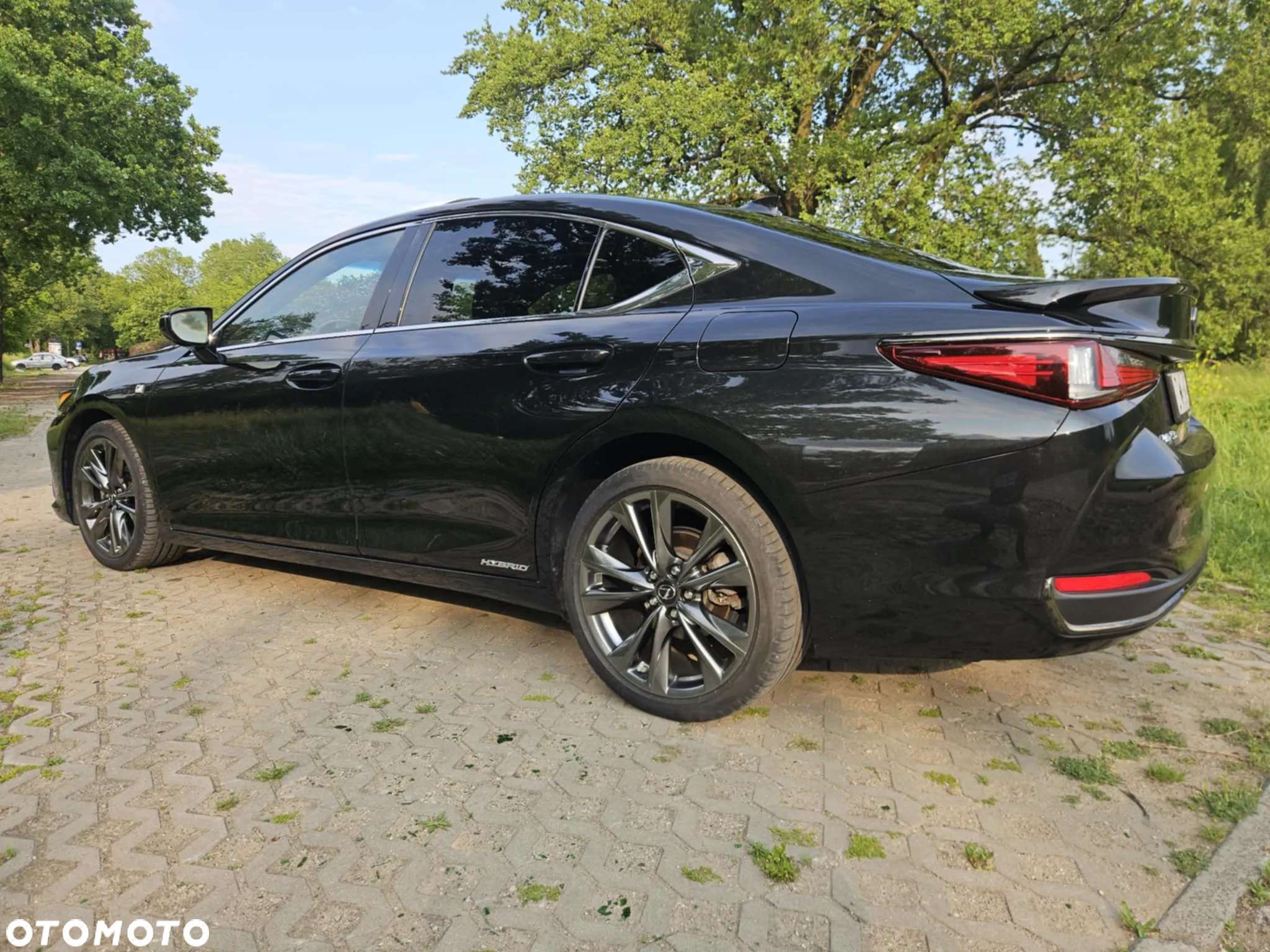 Lexus ES 300h F Sport Edition - 3