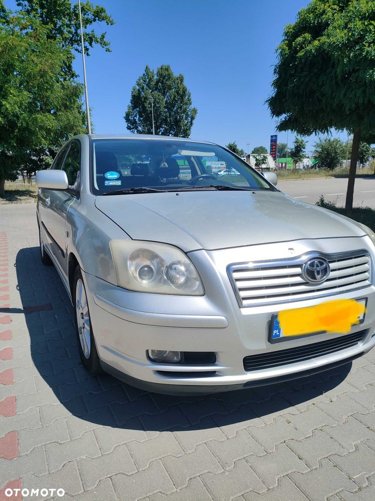Toyota Avensis - 1