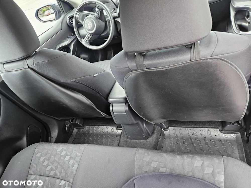Toyota Yaris - 10
