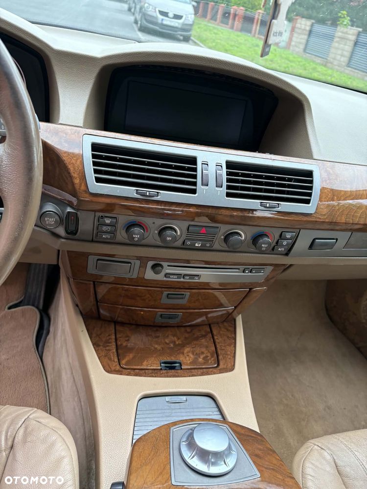 BMW Seria 7 730d - 27