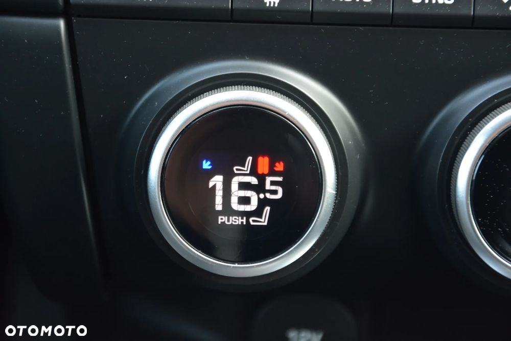 Jaguar E-Pace D150 AWD S - 33