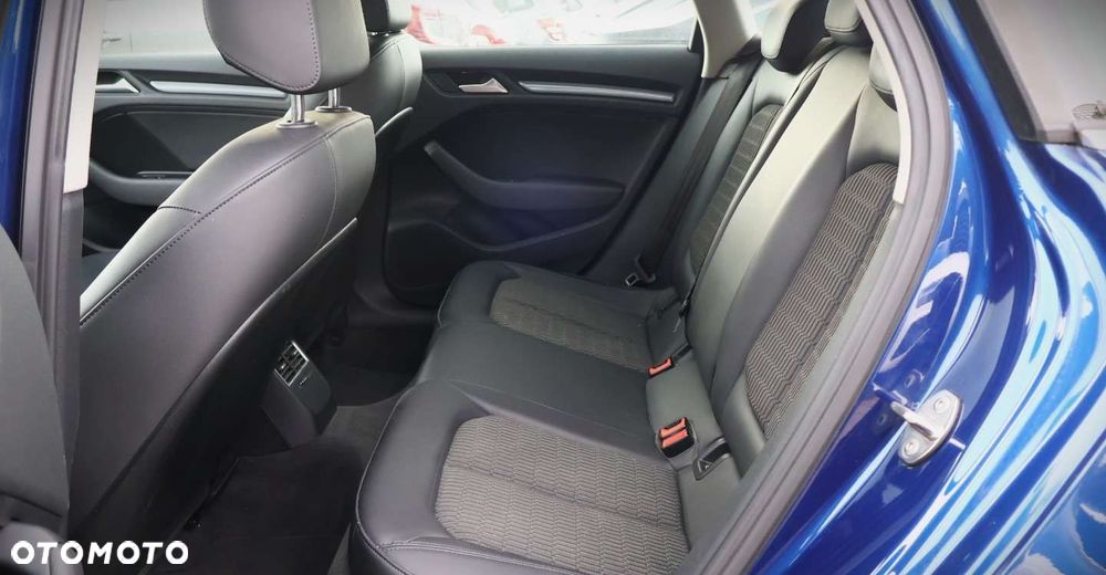 Audi A3 Sportback - 13