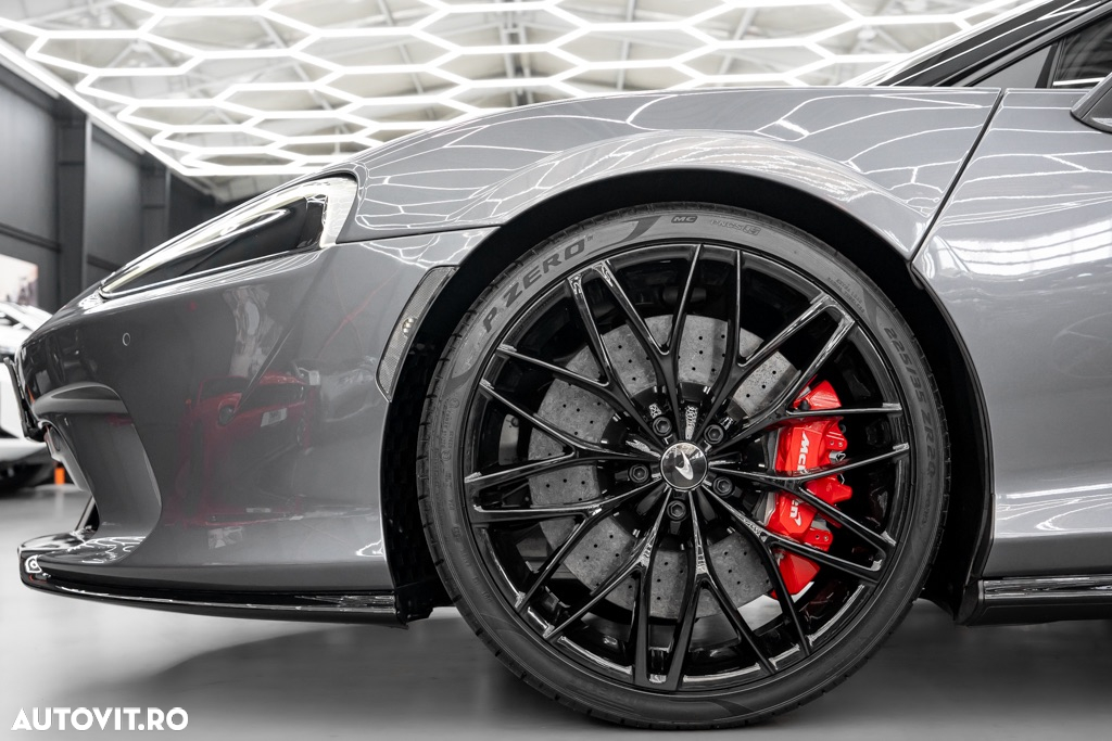 McLaren GT - 8