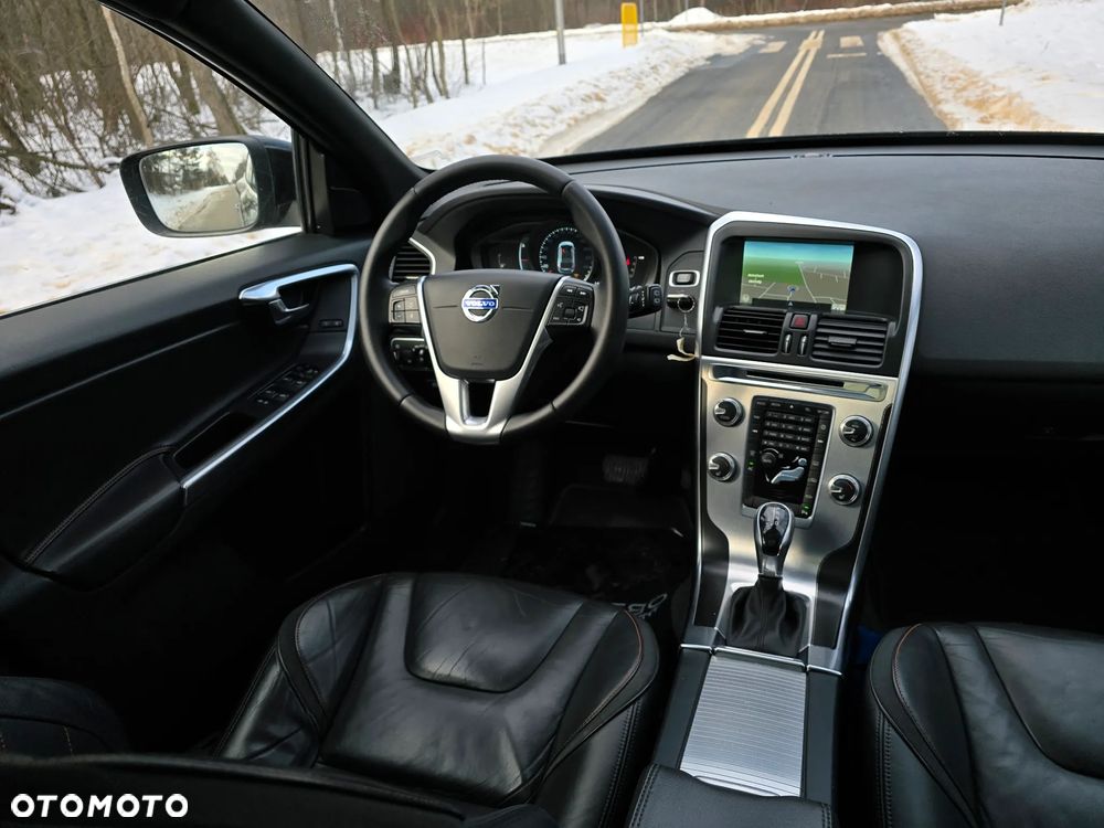 Volvo XC 60 D4 Drive-E Ocean Race - 30