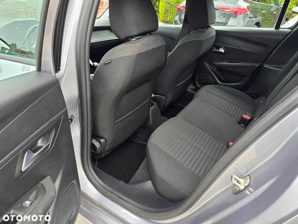 Peugeot 208 - 9