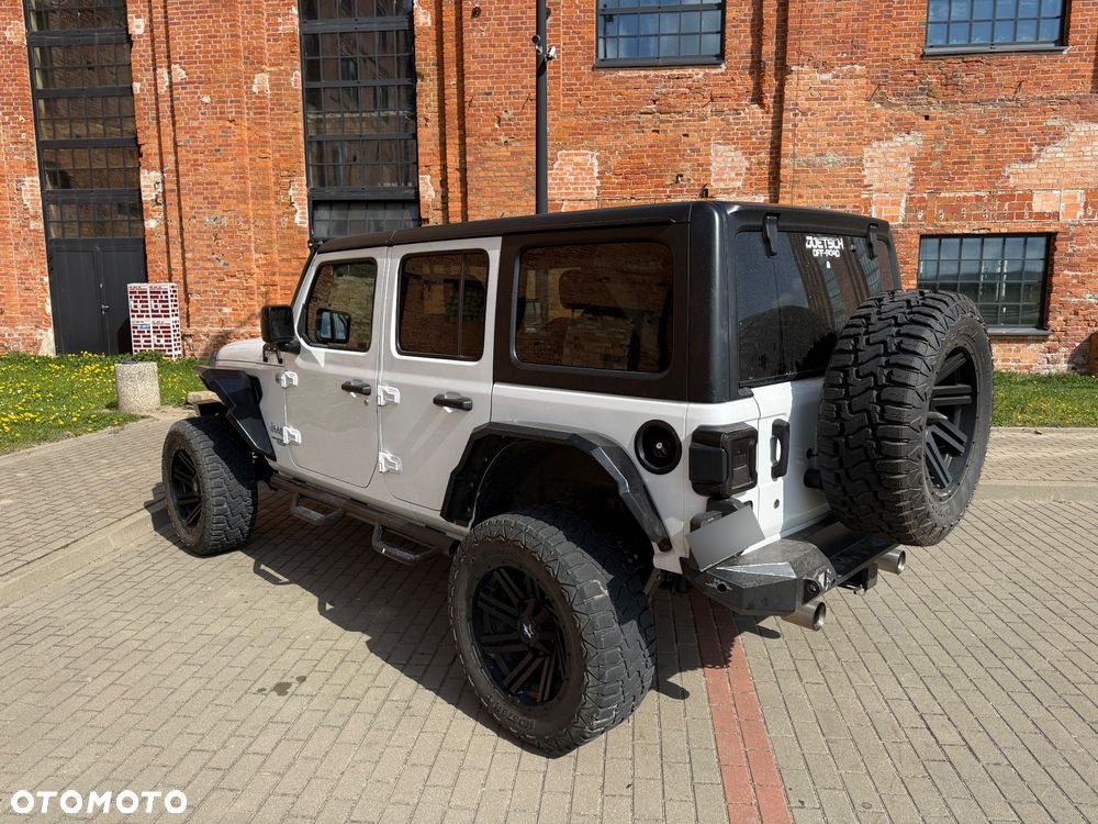 Jeep Wrangler - 16