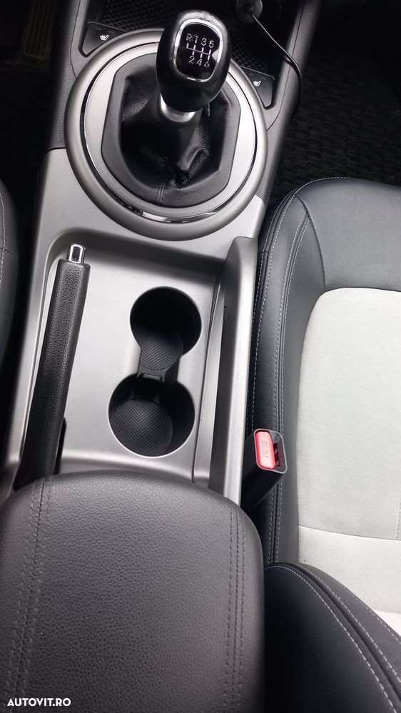 Kia Sportage 1.7 DSL MT 4x2 PREMIUM - 27
