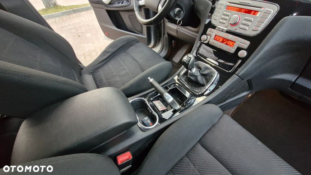 Ford S-Max 2.0 TDCi DPF Champions Edition - 13