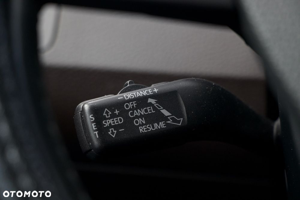 Volkswagen Passat Variant 2.0 TDI DSG BlueMotion Technology Exclusive - 25