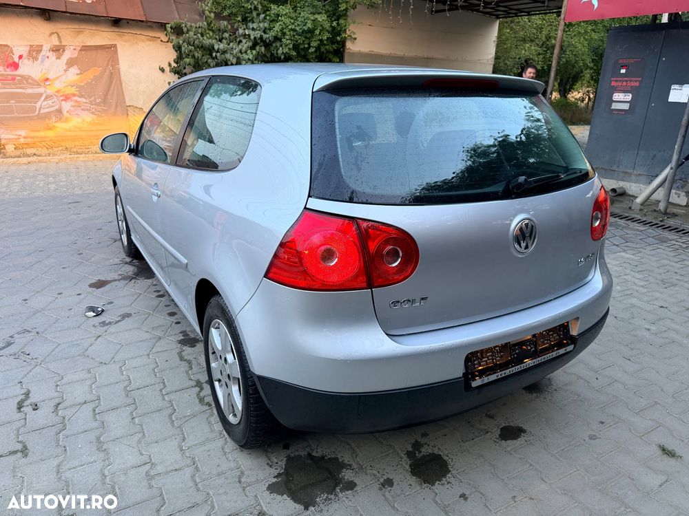 Volkswagen Golf 1.6 Trendline - 2