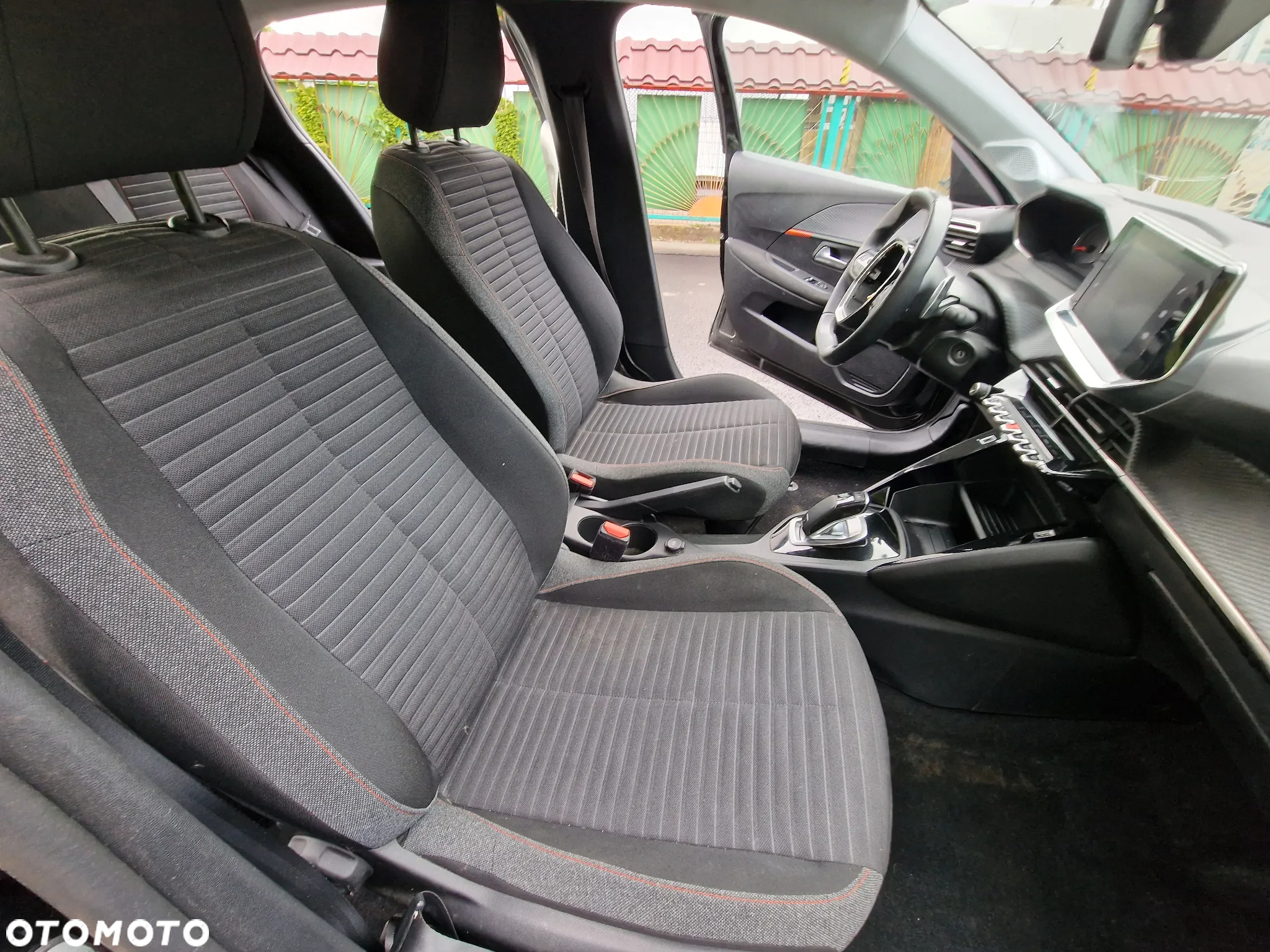 Peugeot 208 PureTech 100 EAT8 Active - 13
