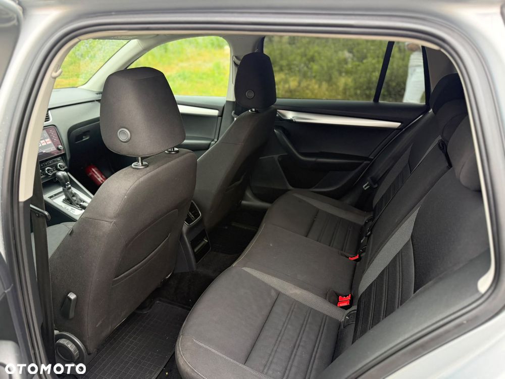 Skoda Octavia 1.6 TDI DSG Style - 12